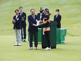 大里 桃子