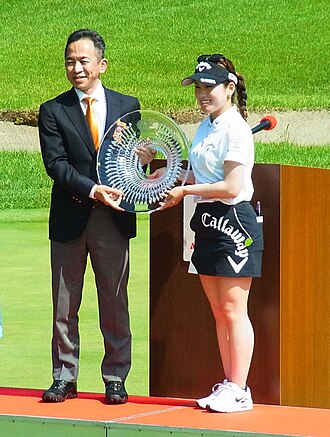 西村 優菜